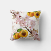 アプリコットの花と果実。 クッション (正面)