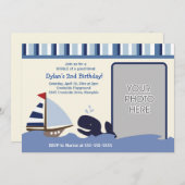 アホイメイトセーリングボートネイビークジラ誕生日写真 招待状 (正面/裏面)