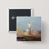 アポロソユーズ試験プロジェクト土星IBの打ち上げ 缶バッジ (正面&裏面)