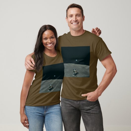 アポロ月着陸船と月からの地球の出 Tシャツ (ユニセックス)