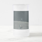 アポロ月着陸船と月の地球の上昇 フロストグラスビールジョッキ (中央)