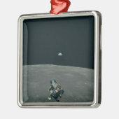 アポロ月着陸船と月の地球の上昇 メタルオーナメント (左)