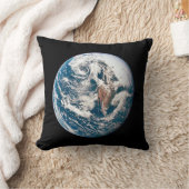 アポロ10号の宇宙船から取り出された地球。 クッション (ブランケット)