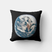 アポロ10号の宇宙船から取り出された地球。 クッション (正面)