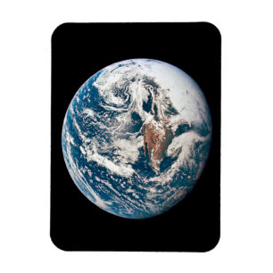 アポロ10号の宇宙船から取り出された地球。 マグネット