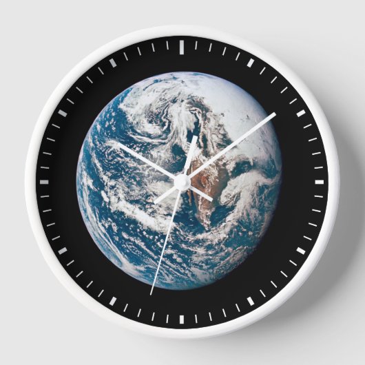 アポロ10号の宇宙船から取り出された地球。 壁時計 (正面)