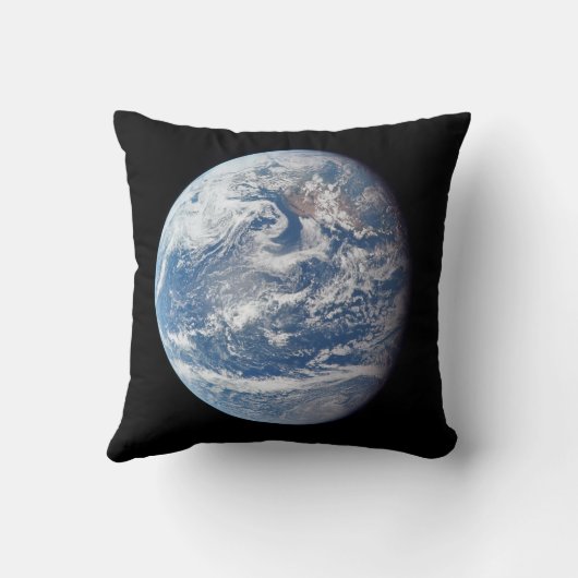 アポロ11号の乗組員によって撮影された惑星の地球。 クッション (裏面)