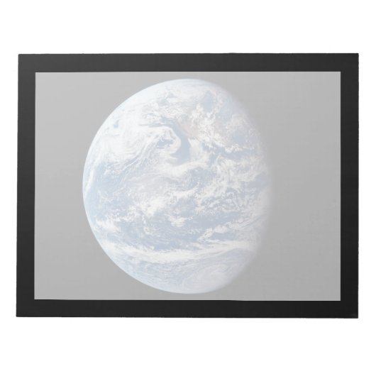 アポロ11号の乗組員によって撮影された惑星の地球。 ノートパッド (正面)