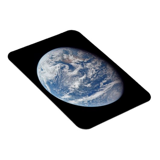 アポロ11号の乗組員によって撮影された惑星の地球。 マグネット (右側)