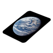 アポロ11号の乗組員によって撮影された惑星の地球。 マグネット (左側)