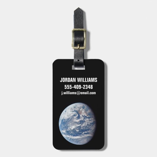 アポロ11号の乗組員によって撮影された惑星の地球。 ラゲッジタグ (正面縦)