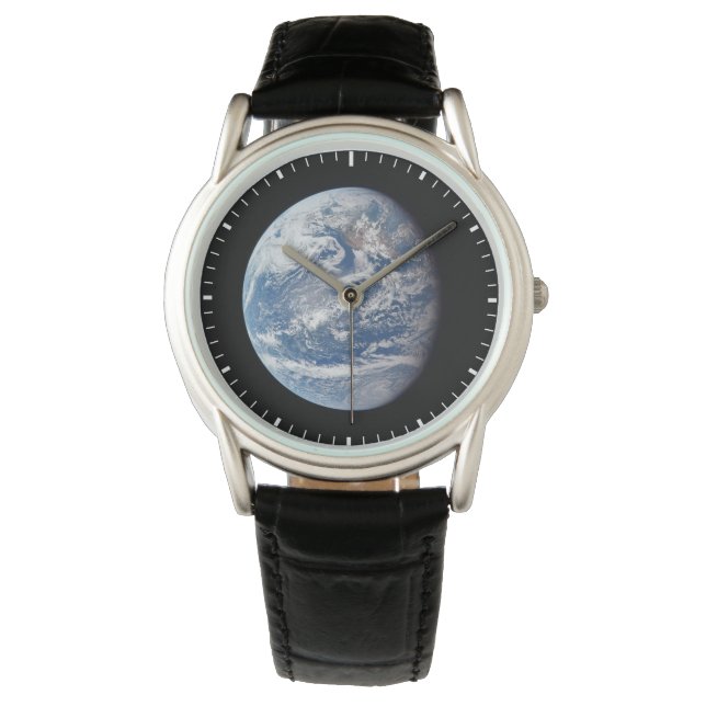 アポロ11号の乗組員によって撮影された惑星の地球。 腕時計 (正面)