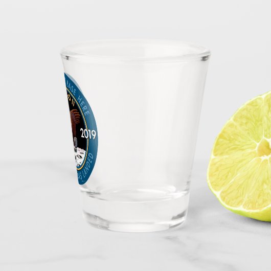 アポロ11第50記念日の代表団パッチの記章 ショットグラス (右)