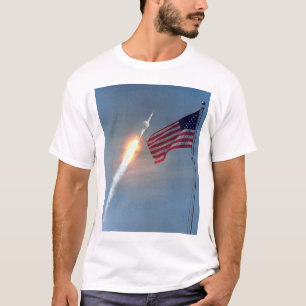 アポロ11進水、旗と、NASA Tシャツ