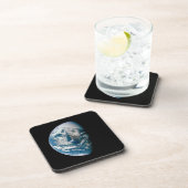 アポロ13号の探査機から取り出された地球。 コースター (右側)