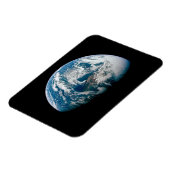 アポロ13号の探査機から取り出された地球。 マグネット (左側)