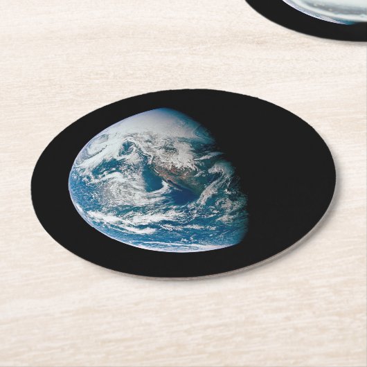 アポロ13号の探査機から取り出された地球。 ラウンドペーパーコースター (アングル)