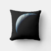 アポロ4ミッションから取り出された三日月地球。2 クッション (正面)