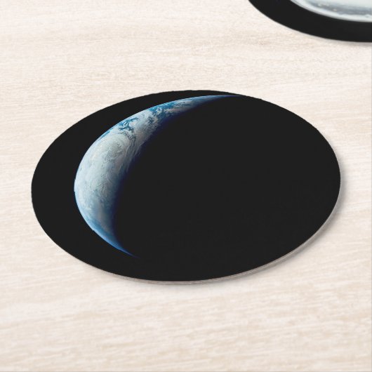 アポロ4ミッションから取り出された三日月地球。2 ラウンドペーパーコースター (アングル)
