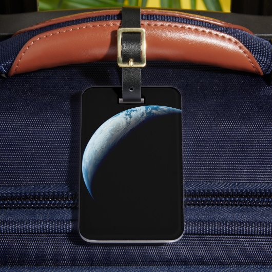 アポロ4ミッションから取り出された三日月地球。2 ラゲッジタグ (正面インサイチュ2)