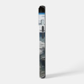 アマゾンの上の嵐の空 iPhone 15ケース (左側面)