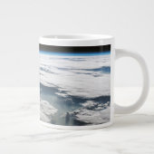 アマゾン上空の嵐のような空 ジャンボコーヒーマグカップ (右)