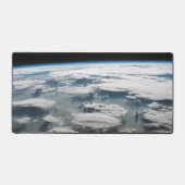 アマゾン上空の嵐のような空 デスクマット (正面)