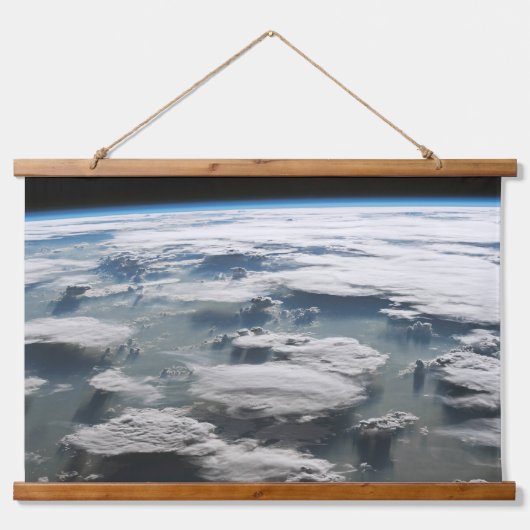 アマゾン上空の嵐のような空 吊り下げ型タペストリー (正面)