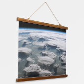 アマゾン上空の嵐のような空 吊り下げ型タペストリー (傾斜あり)