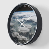 アマゾン上空の嵐のような空 壁時計 (傾斜)