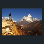 アマダブラム フォトプリント          <br><div class="desc">山のAma Dablam,  6856m，ネパールのKhumbu地域 – エベレストのベースキャンプへの道の途中にPhortseとパンボッシュの村の間の道から見た。</div>