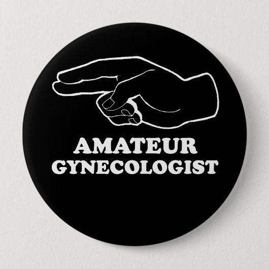 アマチュア婦人科医Tシャツ 缶バッジ (正面)
