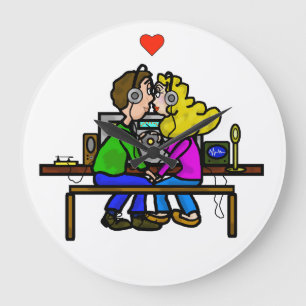 アマチュア無線のキスをするなカップルの柱時計 ラージ壁時計