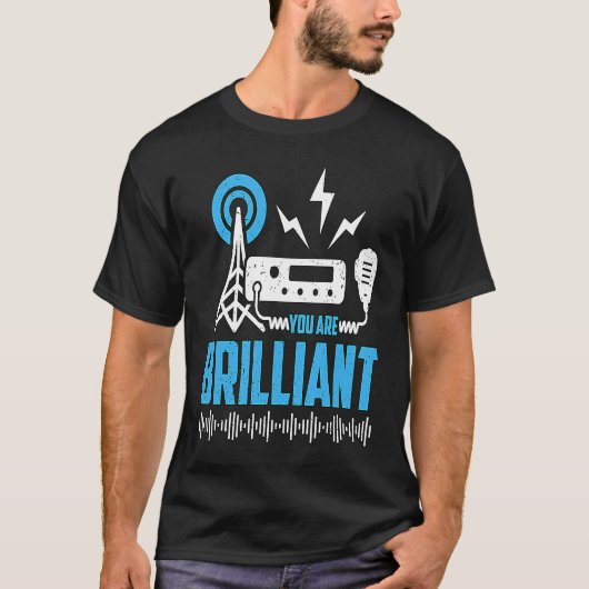 アマチュア無線Haを操作して鮮やかな愛 Tシャツ (正面)