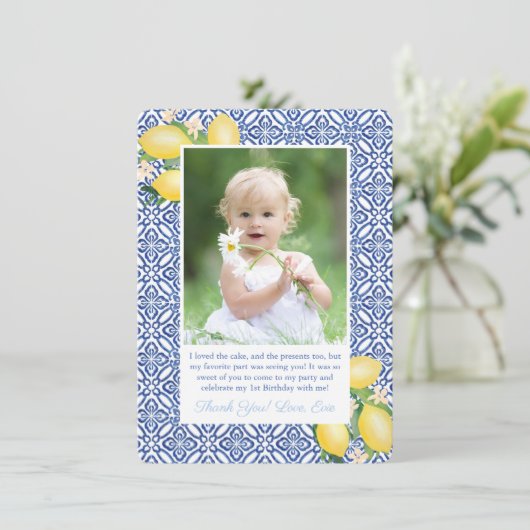 アマルフィのレモンと青いタイルの誕生日パーティーの絵 サンキューカード (スタンド正面)