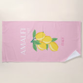 アマルフィ海岸名門私立校風のルーム、ピンク ビーチタオル (正面)