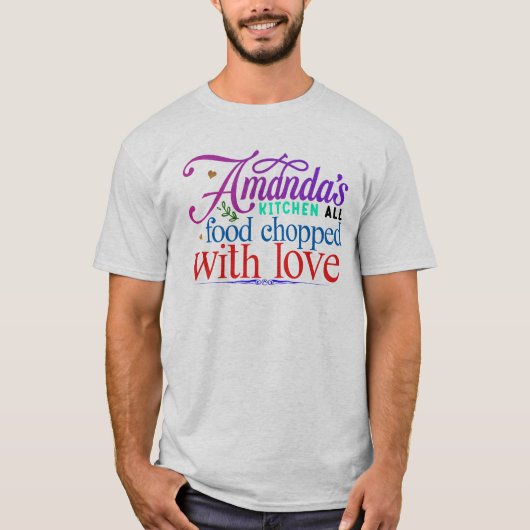アマンダのキッチン 愛を込めて食材を刻む Tシャツ (正面)