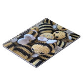 アミグルミ・ハチ ノートブック (左側)