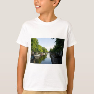 アムステルダムのプリンセングラハト運河のハウスボート Tシャツ