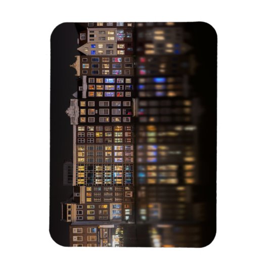 アムステルダムの家で夜のカラフル灯 マグネット (縦)