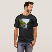 アムステルダムの水路とハウスボートと豊かな木々 Tシャツ (正面フル)