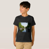 アムステルダムの水路と橋とボート Tシャツ (正面フル)
