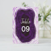 アメジストパープル結婚とシルバーのテーブル番号 招待状 (スタンド正面)