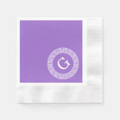 アメジストWhtギリシャ語鍵Rndフレームイニシャルモノグラム 縁ありカクテルナプキン (正面)