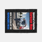 アメリカお気に入りののゴミ屋ここにクリーンアップ_Up フリースブランケット (正面(横))