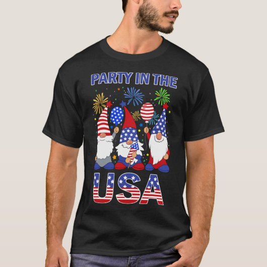 アメリカでパーティー 愛国的なノームの旗 7月4日 子供 Tシャツ (正面)