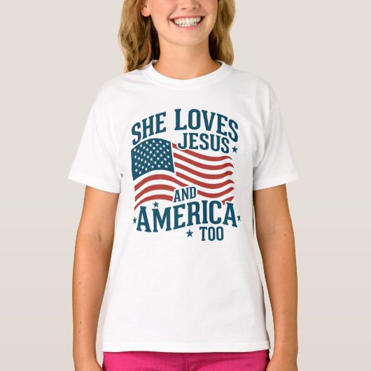 アメリカとイエスを愛し続ける彼女の国旗4日 Tシャツ (正面)