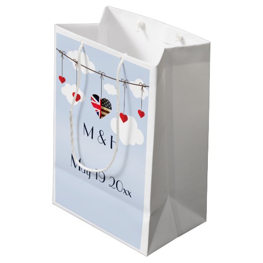 アメリカとイギリスの国旗、王室のハート結婚の ミディアムペーパーバッグ (裏面アングル)