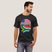 アメリカと南アフリカ国旗のYes私もその両方だ Tシャツ (正面フル)