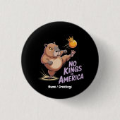 アメリカには王はいない我々は人民の政治おもしろい家だ 缶バッジ (正面)